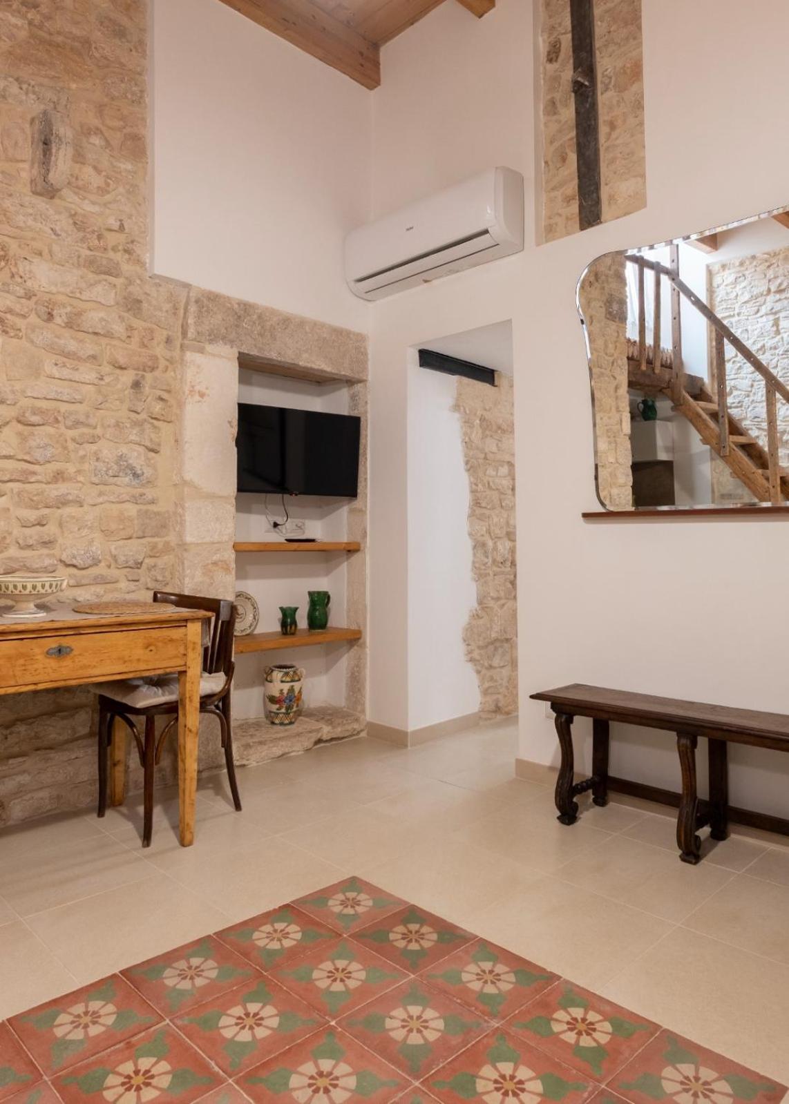 Palazzo Rizzi Dimora Dei Templari Hotel Bitetto ภายนอก รูปภาพ
